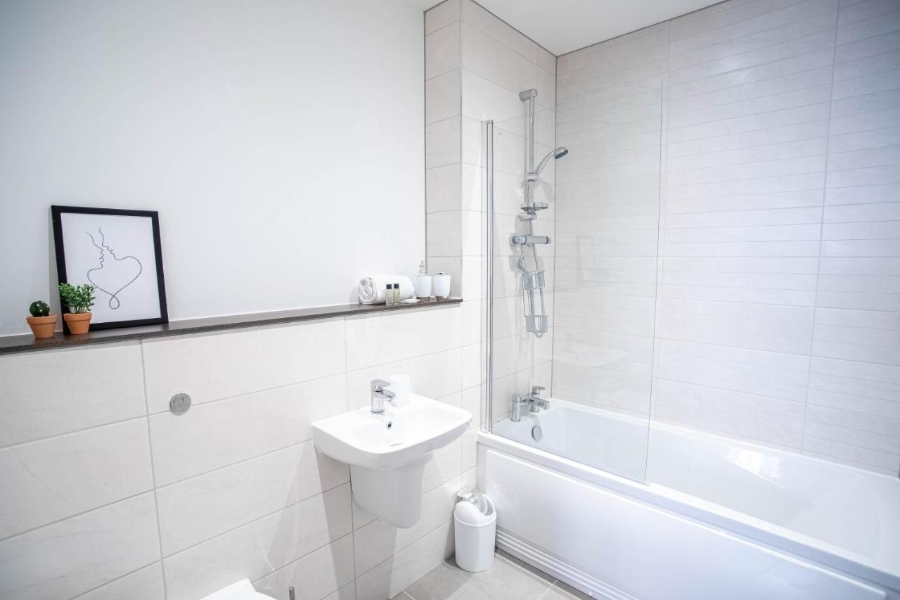 Luxury Apartments Available Next To Train Station - The Wallgate Apartments Wigan - Free Parking エクステリア 写真